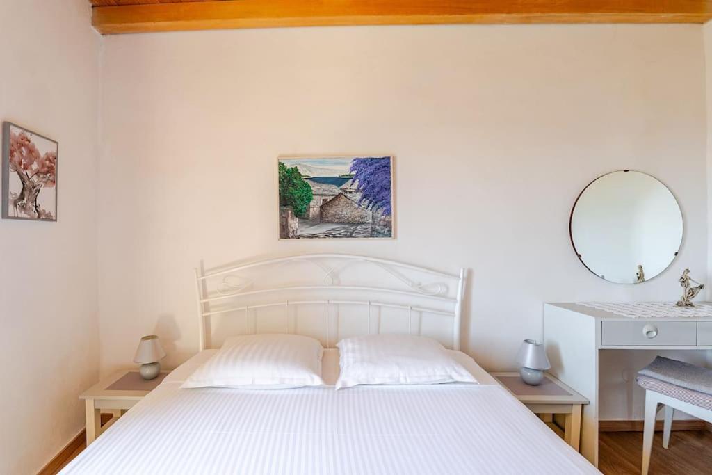 Pinta Apartments Lumbarda Eksteriør billede