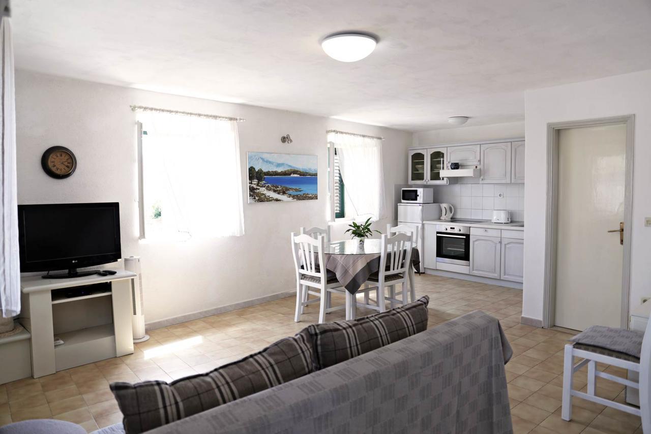Pinta Apartments Lumbarda Eksteriør billede